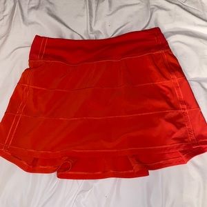 Lululemon pace rival Mid-Rise red skirt size is a 4 tall
